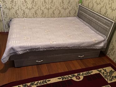 разделитель для двуспальной кровати: Двуспальная кровать, Б/у, С матрасом, длина - 190 см