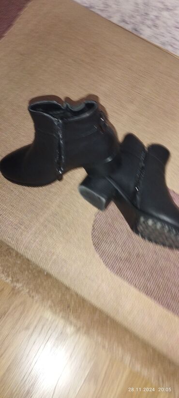 Botinka və botilyonlar: Ölçü: 36, rəng - Qara, Yeni — 10