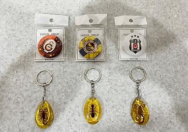 Məhsul təsviri: - Futbol klubları loqolu nişanlar (3 ədəd): dairəvi
