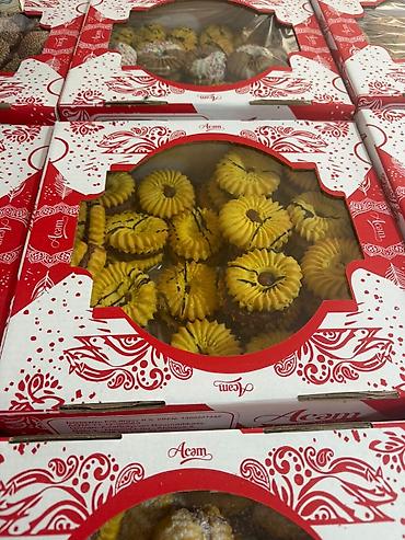 kərəm yağı: Məhsul: Qutuda assorti peçenye Təsvir: - Klassik şirniyyat assortisi — 3