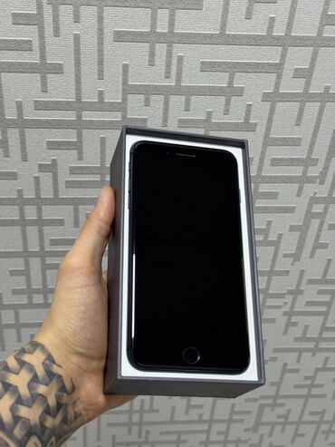 Apple iPhone: IPhone 8 Plus, 64 GB, Space Gray, Barmaq izi — 2