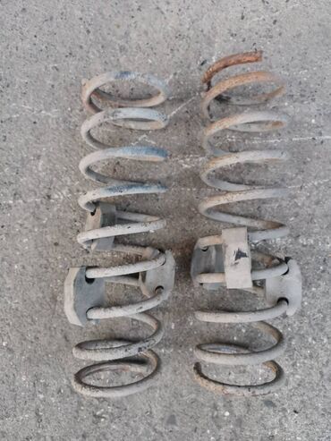 Auto delovi: Zadnje opruge za Ladu 2121,21213,21214 Niva br.4. Očuvano, skinuto — 8