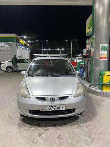 купить трактор мтз 82 бу в москве: Honda Fit: 2003 г., 1.5 л, Вариатор, Бензин, Седан