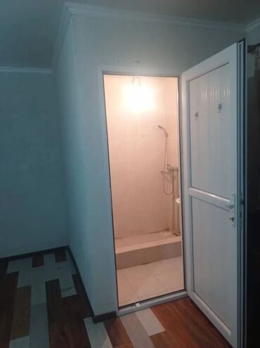 аренда жалал абад: 28 кв. м, 1 бөлмө, Жылуу пол, Брондолгон эшиктер, Забор, тосулган
