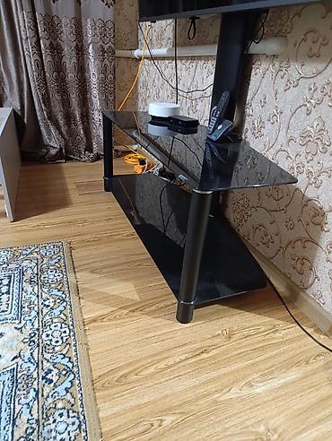 study table: Тумба и подставка для телевизора, Б/у, Напольная, Стекло, Самовывоз, цвет - Черный — 3