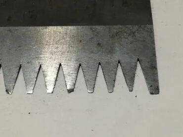 Ostali uređaji: Noz 50x50mm, debljine 2,5mm, za gumu (5047) Nije korisceno, samo je — 6