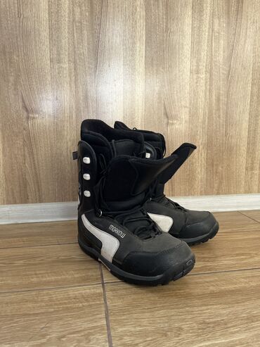 обувь распродажа: Продаю ботинки для сноуборда от бренда Morrow. Размер 43.5. Катался не