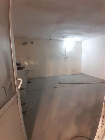 Mağazalar: İcarəyə obyekt — vitrinli dükan sahəsi - Ünvan/yer: Şəhər küçəsi — 2