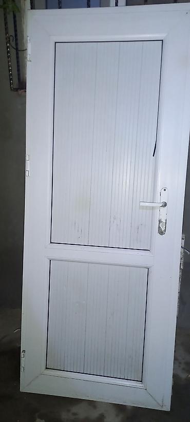 2 eded islenmis qapi. 1.84×65. 1.84×75.Her biri 30 azn. birinin