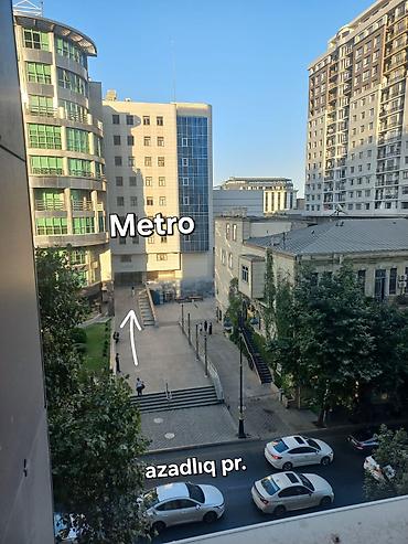 Квартиры: MAKLER NARAHAT ETMƏSİN ! 28 may metro çıxışında 3 otaqlı. 2 balkon 2 — 1