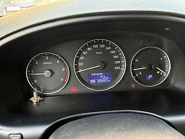 rolls rois: Hyundai H-1 / Starex, серебристый фургон грузо-пассажирский Машина — 9