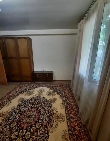 сдаю квартиру в районе аламединского рынка: 1 комната, Агентство недвижимости, С подселением, С мебелью частично