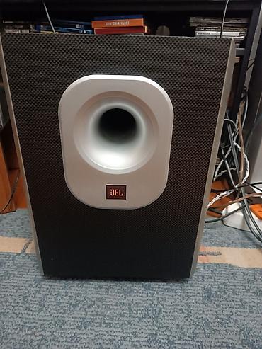 Продам сабвуфер JBL в отличном состоянии,100вт,динамик 8 дм