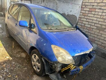 авто тайота: Toyota Corolla Verso: 2002 г., 1.6 л, Механика, Бензин, Хэтчбэк