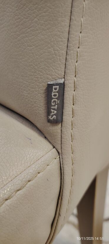 Masa və oturacaq dəstləri: İşlənmiş, Açılmayan, Dördbucaq masa — 4