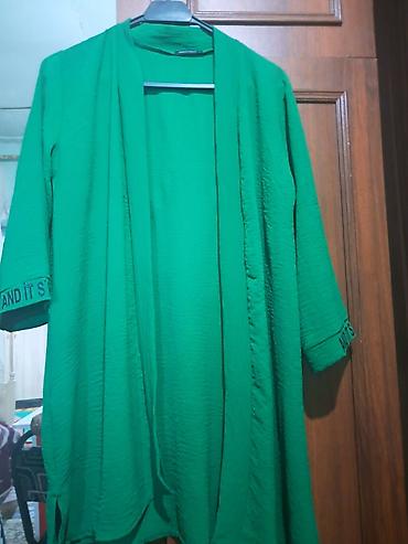 mini donlar: 2ci əldi Yaşıl rəngli, açıq kəsimli qadın kimono/kardiqan. - Model: ön — 1