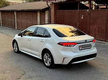 авторынок унаа: Toyota Corolla: 2021 г., 1.8 л, Вариатор, Гибрид, Седан — 5