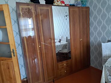 qranit pol: İşlənmiş, 5 qapı Düz dolab, Qarderob, paltar dolabı
