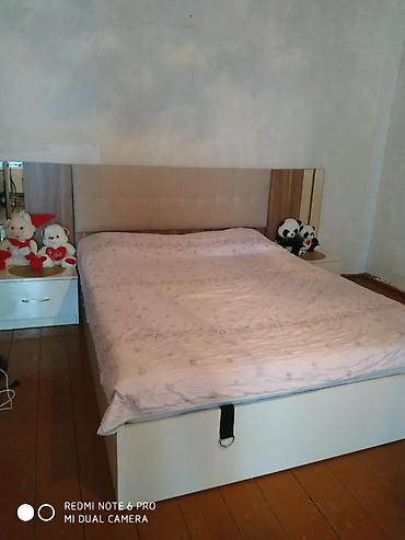 telvizor altı: Yataq otağı mebel dəsti Tərkibi: - 5 qapılı paltar şkafi: 2 qapı tam — 3