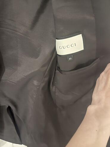 Dəstlər, kostyumlar: Пиджак Gucci. Оригинал. Размер 40 но идёт на 38 (маломерка) — 8
