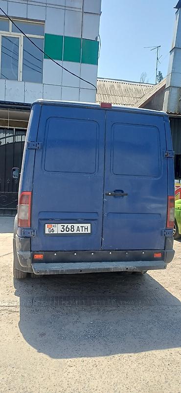 sprinter 2 2: Грузовой фургон синего цвета (цельнометаллический кузов, длинная — 4