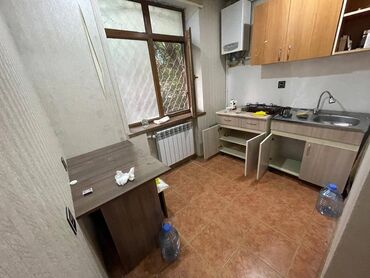 Ofislər: Nərmanov rayonu,Kooperasiya universitetinə yaxın,Neo schoolun — 6