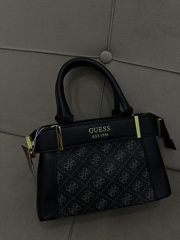 macbook canta: GUESS qadın əl çantası – mini tote model - Brend: GUESS (EST 1981 — 2