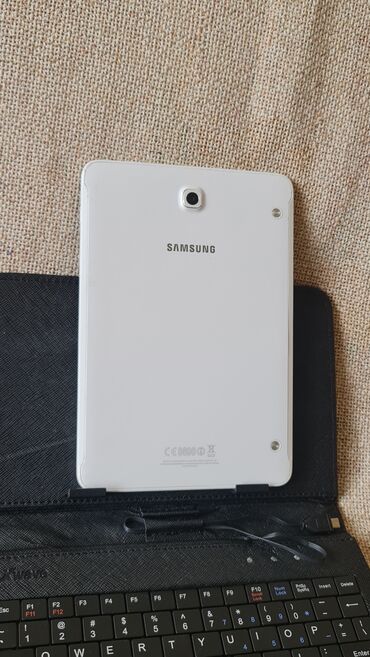 Tableti: Samsung Galaxy Tab A – 8.0 inča, beli + futrola sa tastaturomI jos — 41