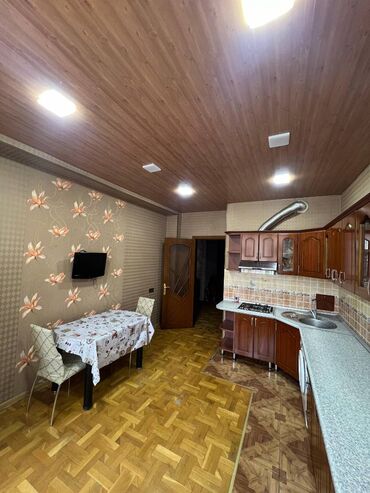 Uzunmüddətli kirayə mənzillər: Azadlıq metrosu yaxınlığında Zirvə şadlıq sarayıynan üzbəüz 20 — 5