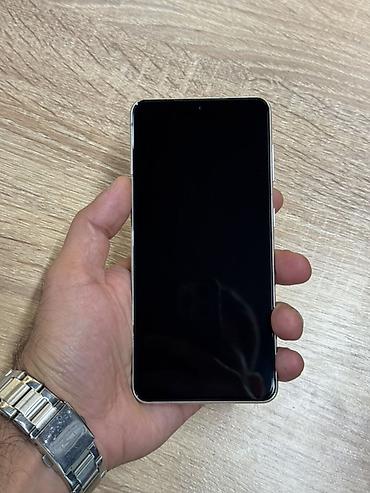 кнопкалы телефонлар: Samsung Galaxy S21, 128 GB, rəng - Ağ, Barmaq izi — 2