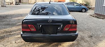 mersedes b: Mercedes-Benz E-Class: 2.2 l | 1999 il Sedan — 5