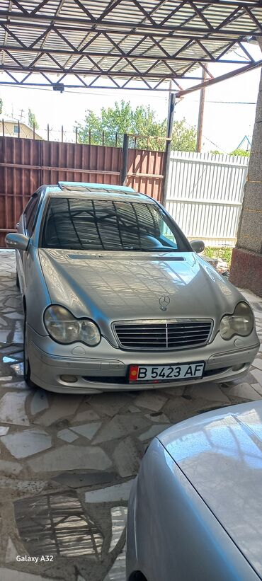 лексуз 460: Продается серебристый Mercedes-Benz C-класса.авонгард Автомобиль в