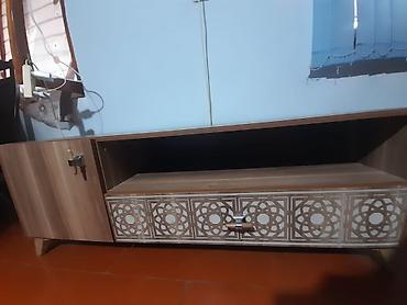 tumba: TV stendi / komod - Material: ağac teksturalı laminat (isti qəhvəyi — 1