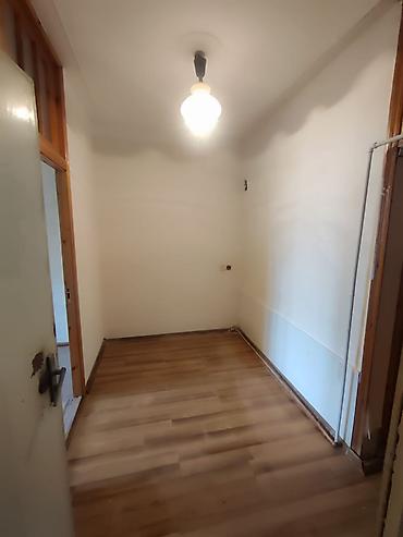 bir otaql: Bakı, 3 otaqlı, Köhnə tikili, 85 kv. m — 1