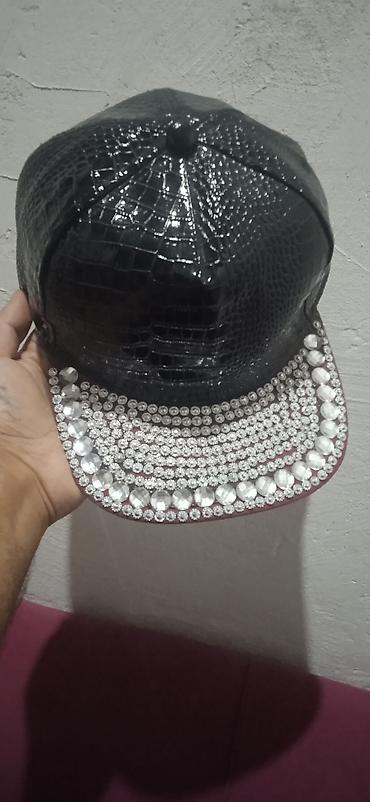Kepkalar: Qara kroko fakturalı, parlaq materialdan hazırlanmış snapback/beisbol — 2