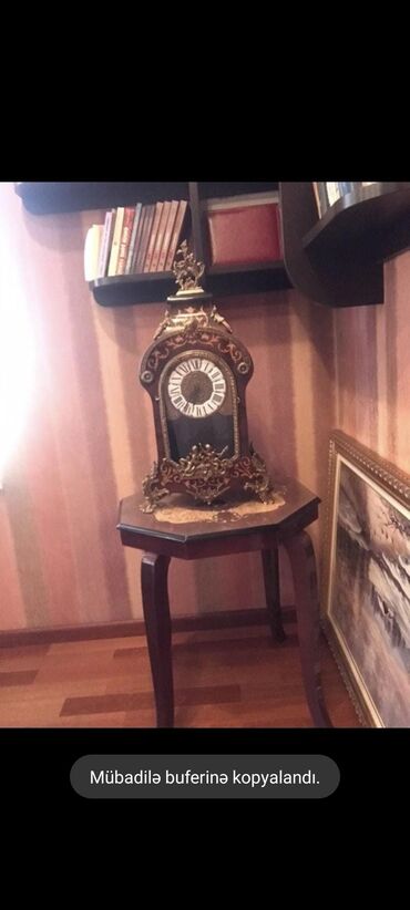 İncəsənət və kolleksiyalar: Antik saat,italya malıdı,french boulle louis XIV adı beledi,stoluyla