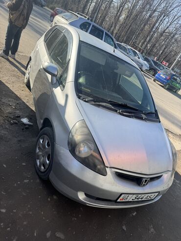 хочу купить машину в рассрочку: Honda Fit: 2004 г., 1.3 л, Автомат, Бензин, Купе