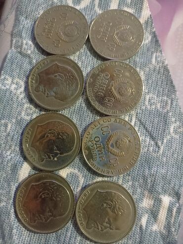 коллекционная монета: Продаются по 10000 сом за единицу