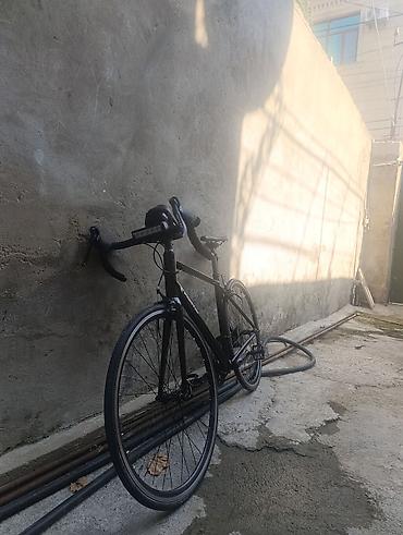 volta: Yol velosipedi – qara rəng, yüngül metal karkaslı, aerodinamik dizayn — 1