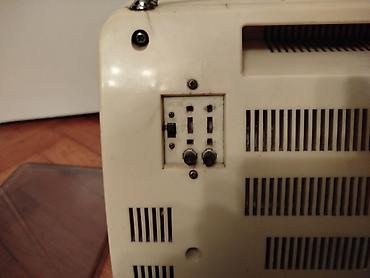 Stari uređaji: Retro tv stari Universum televizor.Prodaje se kao dekoracija jer vise — 8