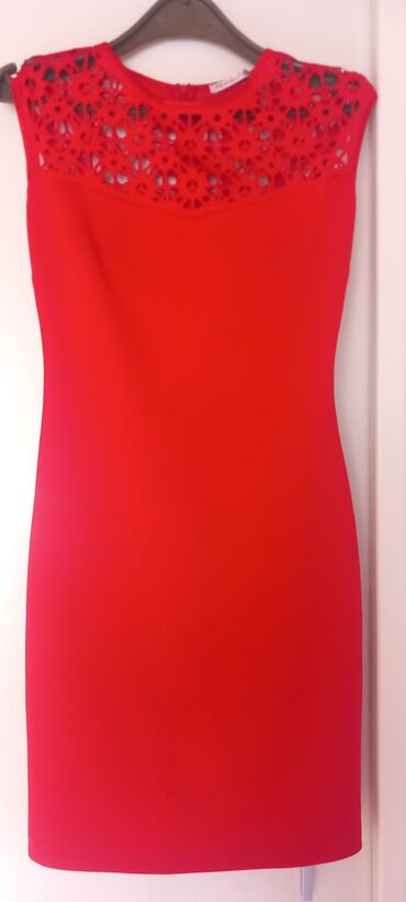 crvena plišana haljina: XL (EU 42), bоја - Crvena, Večernji, maturski, Kratkih rukava