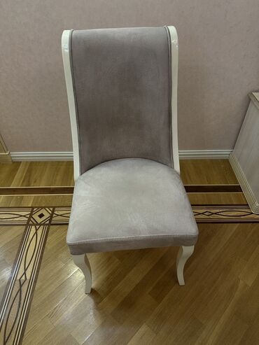 Stullar: Ela veziyyetde qonaq otagi ucun10 eded stul üzerindeki çexolu ile — 10