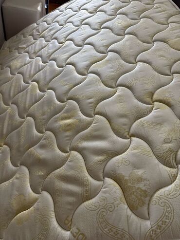 sintifon doşək: Ortopedik matras. Taxt üçün. 1.60x2. Az işlənib. Baha alınıb. 170