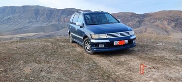 Mitsubishi: Mitsubishi Space Wagon: 1999 г., 2.4 л, Механика, Бензин, Минивэн