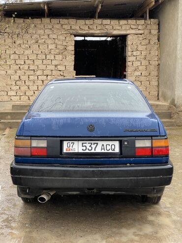 Volkswagen: Volkswagen Passat: 1989 г., 1.8 л, Механика, Бензин, Седан — 14