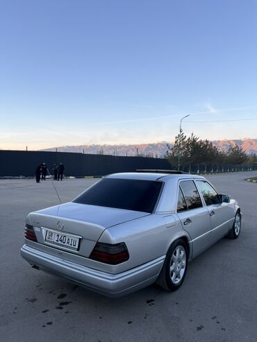 Mercedes-Benz: Mercedes-Benz W124: 1994 г., 3.2 л, Механика, Бензин, Седан — 6