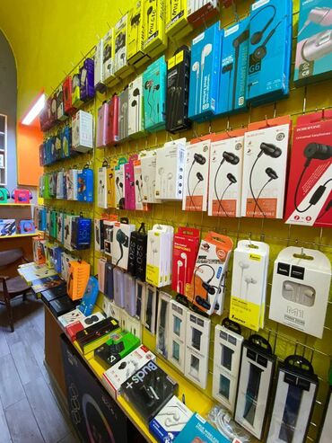 Mağazalar: İçəri şəhər metrosuna yaxın Torqovuya yaxın əşyali təmirli 1 otağlı — 9