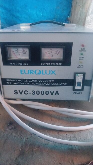 Döşəmə: EUROLUX SVC-3000VA avtomatik gərginlik tənzimləyicisi - Tip: Full