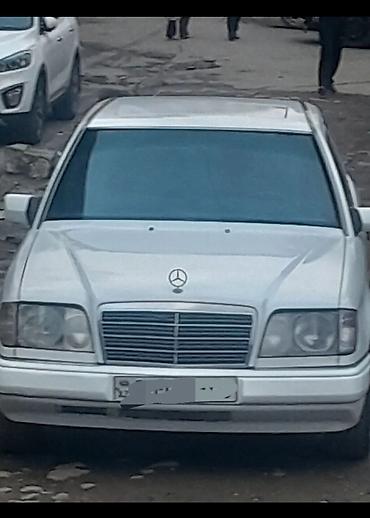 mersedes saat: Mercedes-Benz 250: 2.5 l | 1995 il Sedan — 1