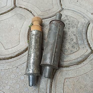 Stari uređaji: Set za domaćinstvo – starinski predmeti - Plastični kofer/kućište sa — 4